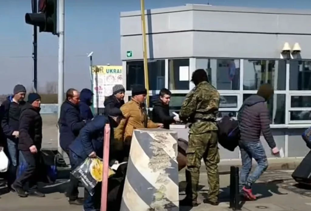 Без «Резерв+» за кордон не випустять: які документи потрібні чоловікам з інвалідністю III групи