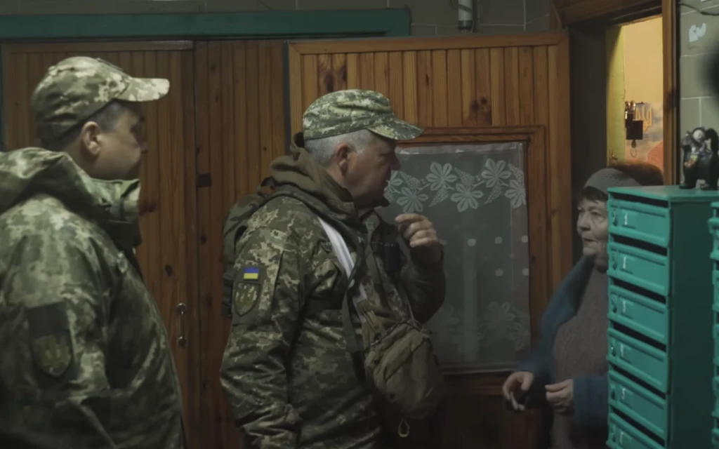 Повістка не дає ТЦК права заходити до житла: адвокат пояснив межі повноважень