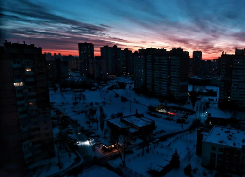 П’ять джерел світла для квартири під час блекауту: що працюватиме годинами без розетки